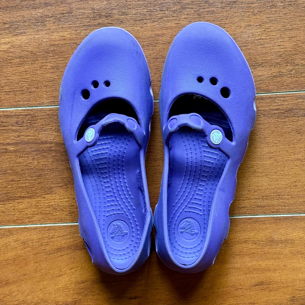 CROCS Purple Sandals with Slip-On Design and Textured Soles